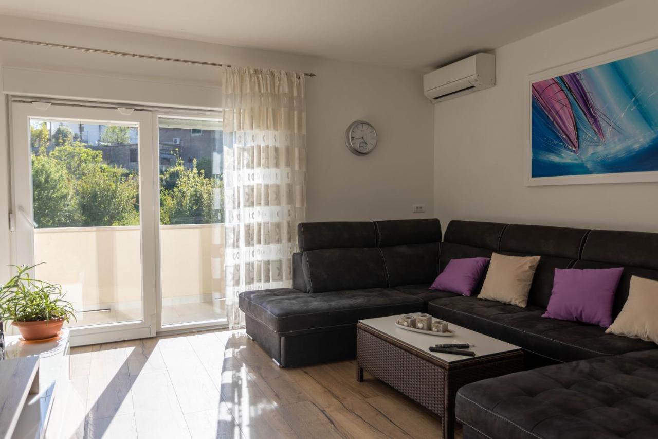 Apartman Marel Zrnovnica Exterior photo