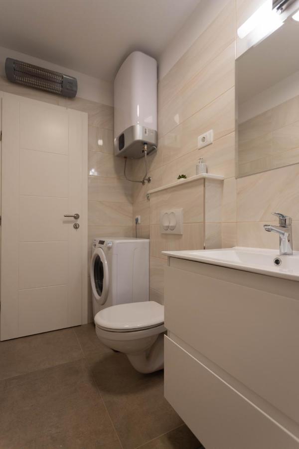 Apartman Marel Zrnovnica Exterior photo